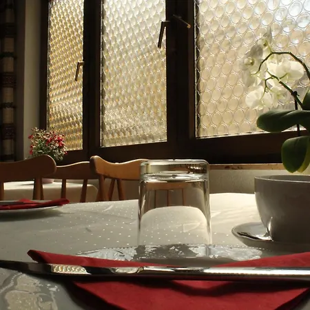 Metzgerei Und Wolz ゲストハウス