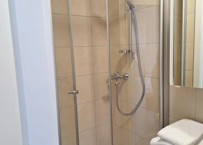 Metzgerei Und Wolz Πανσιόν Langenburg